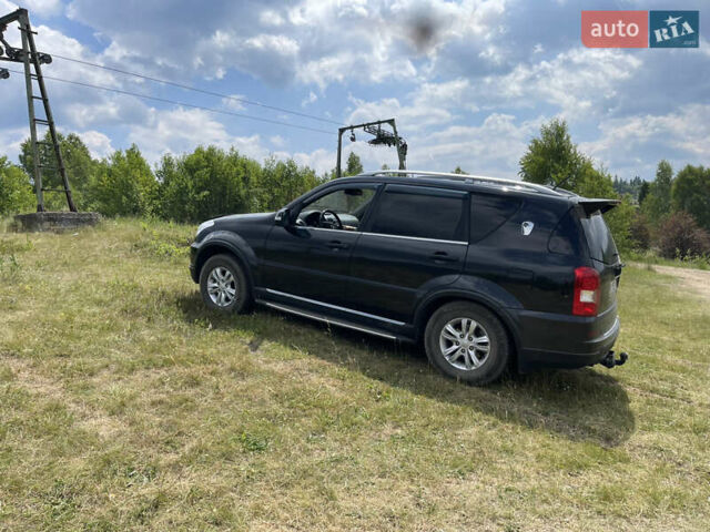 Чорний Cанг Йонг Rexton, об'ємом двигуна 2 л та пробігом 199 тис. км за 9300 $, фото 6 на Automoto.ua