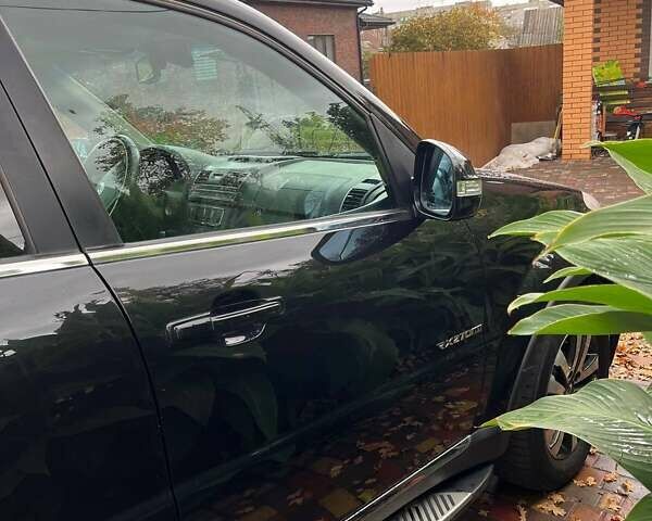 Черный Cанг Йонг Рекстон, объемом двигателя 2.7 л и пробегом 149 тыс. км за 12000 $, фото 9 на Automoto.ua