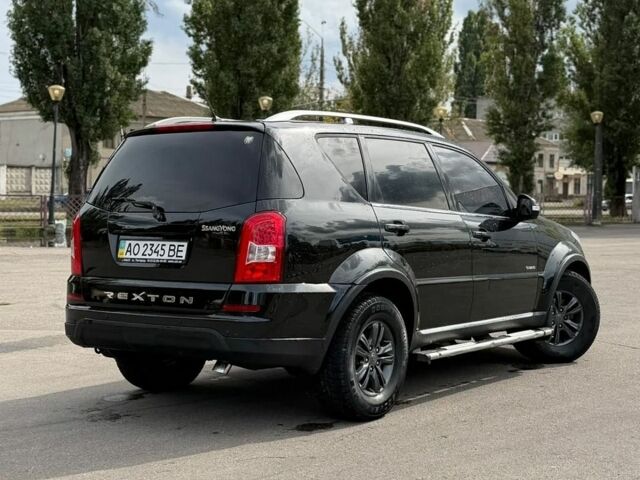 Чорний Cанг Йонг Rexton, об'ємом двигуна 2.7 л та пробігом 224 тис. км за 12500 $, фото 8 на Automoto.ua