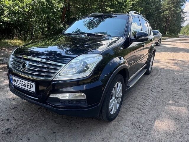 Чорний Cанг Йонг Rexton, об'ємом двигуна 2.7 л та пробігом 260 тис. км за 10900 $, фото 17 на Automoto.ua