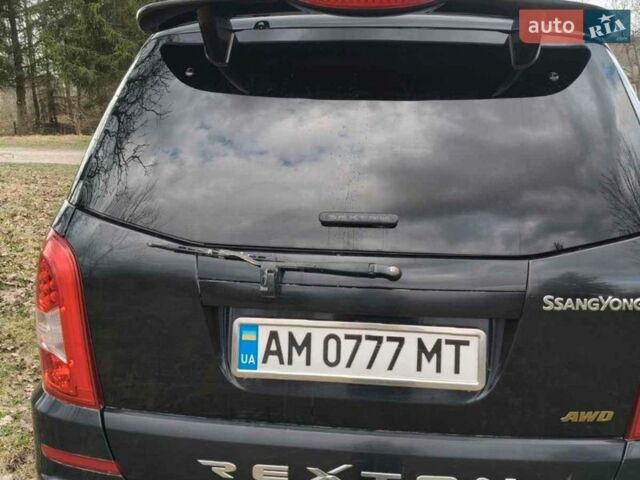Черный Cанг Йонг Рекстон, объемом двигателя 2.7 л и пробегом 180 тыс. км за 10600 $, фото 5 на Automoto.ua