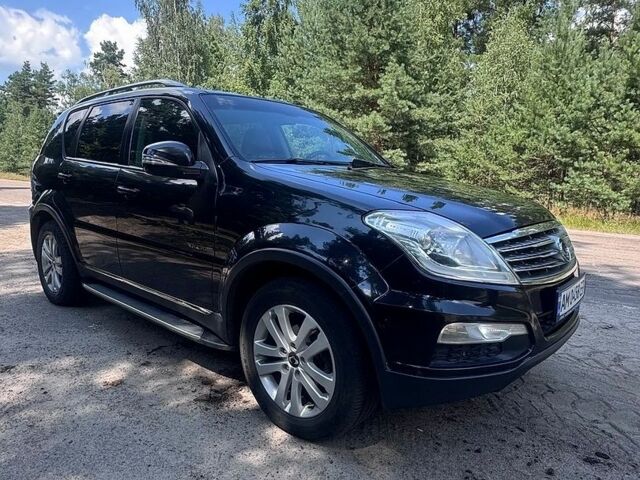 Чорний Cанг Йонг Rexton, об'ємом двигуна 2.7 л та пробігом 260 тис. км за 10900 $, фото 8 на Automoto.ua