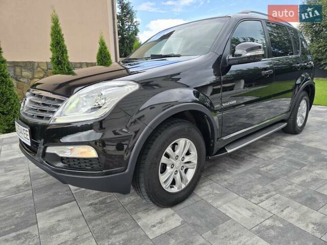 Чорний Cанг Йонг Rexton, об'ємом двигуна 2.7 л та пробігом 160 тис. км за 11500 $, фото 46 на Automoto.ua