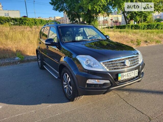 Чорний Cанг Йонг Rexton, об'ємом двигуна 2.7 л та пробігом 118 тис. км за 13000 $, фото 17 на Automoto.ua