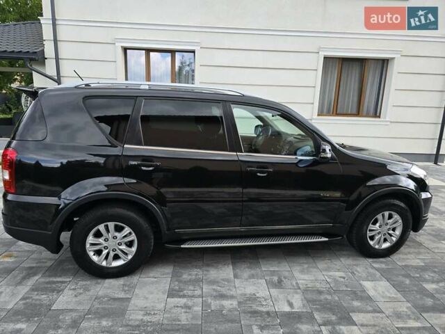 Чорний Cанг Йонг Rexton, об'ємом двигуна 2.7 л та пробігом 160 тис. км за 11500 $, фото 4 на Automoto.ua