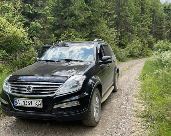 Чорний Cанг Йонг Rexton, об'ємом двигуна 2 л та пробігом 199 тис. км за 9300 $, фото 4 на Automoto.ua
