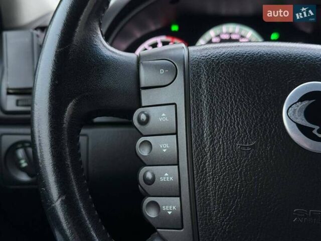 Чорний Cанг Йонг Rexton, об'ємом двигуна 2 л та пробігом 155 тис. км за 13890 $, фото 24 на Automoto.ua