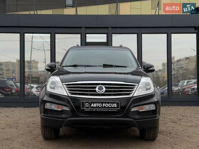Чорний Cанг Йонг Rexton, об'ємом двигуна 2 л та пробігом 155 тис. км за 13890 $, фото 2 на Automoto.ua
