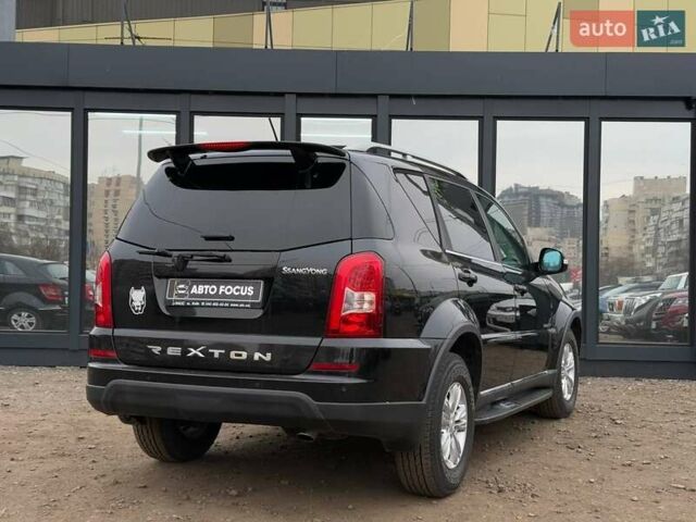 Чорний Cанг Йонг Rexton, об'ємом двигуна 2 л та пробігом 155 тис. км за 13890 $, фото 7 на Automoto.ua