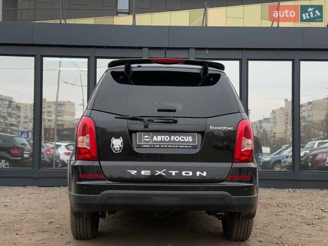 Чорний Cанг Йонг Rexton, об'ємом двигуна 2 л та пробігом 155 тис. км за 13890 $, фото 6 на Automoto.ua
