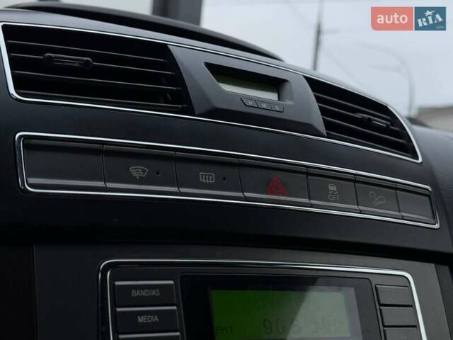 Чорний Cанг Йонг Rexton, об'ємом двигуна 2 л та пробігом 155 тис. км за 13890 $, фото 22 на Automoto.ua