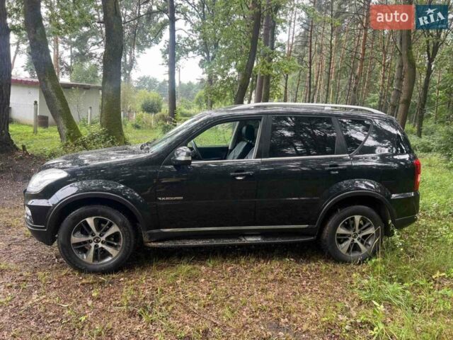 Чорний Cанг Йонг Rexton, об'ємом двигуна 2 л та пробігом 195 тис. км за 18150 $, фото 4 на Automoto.ua