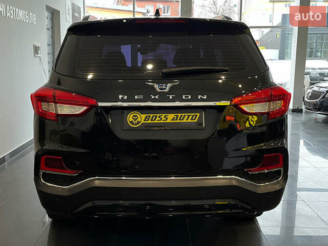 Черный Cанг Йонг Рекстон, объемом двигателя 2.16 л и пробегом 114 тыс. км за 22200 $, фото 5 на Automoto.ua