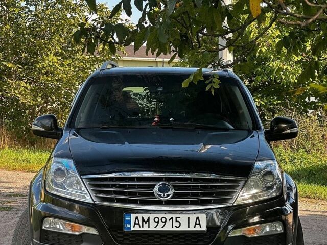 Чорний Cанг Йонг Rexton, об'ємом двигуна 2 л та пробігом 262 тис. км за 14300 $, фото 8 на Automoto.ua