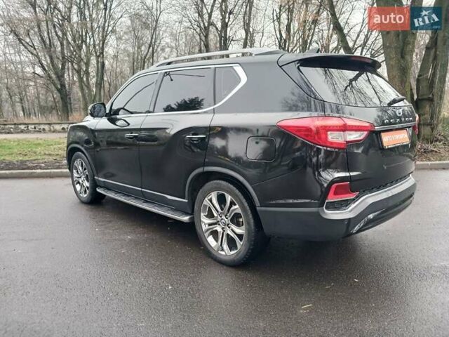Чорний Cанг Йонг Rexton, об'ємом двигуна 2.16 л та пробігом 132 тис. км за 19700 $, фото 7 на Automoto.ua