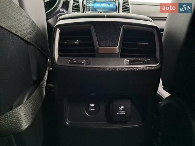 Чорний Cанг Йонг Rexton, об'ємом двигуна 2.16 л та пробігом 132 тис. км за 19700 $, фото 31 на Automoto.ua