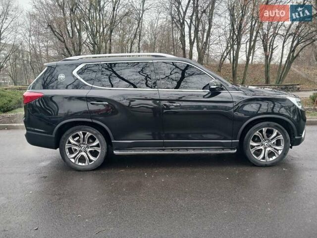 Чорний Cанг Йонг Rexton, об'ємом двигуна 2.16 л та пробігом 132 тис. км за 19700 $, фото 3 на Automoto.ua