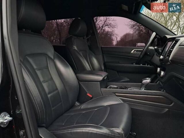 Чорний Cанг Йонг Rexton, об'ємом двигуна 2.16 л та пробігом 132 тис. км за 19700 $, фото 24 на Automoto.ua