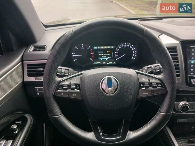 Чорний Cанг Йонг Rexton, об'ємом двигуна 2.16 л та пробігом 132 тис. км за 19700 $, фото 37 на Automoto.ua