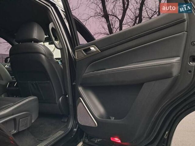 Чорний Cанг Йонг Rexton, об'ємом двигуна 2.16 л та пробігом 132 тис. км за 19700 $, фото 25 на Automoto.ua