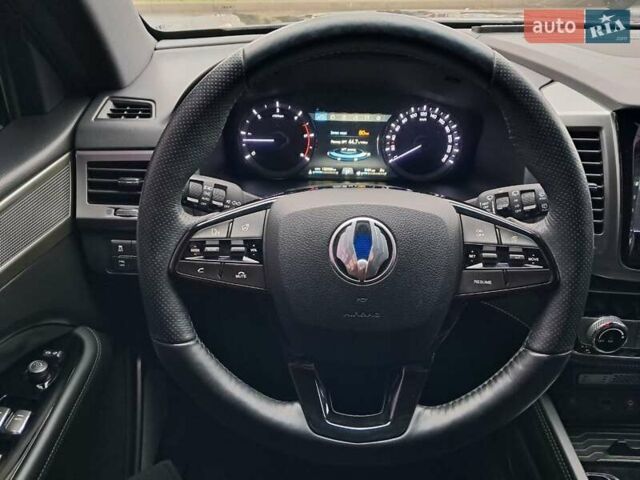 Чорний Cанг Йонг Rexton, об'ємом двигуна 2.16 л та пробігом 132 тис. км за 19700 $, фото 15 на Automoto.ua