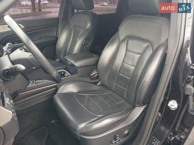 Чорний Cанг Йонг Rexton, об'ємом двигуна 2.16 л та пробігом 132 тис. км за 19700 $, фото 9 на Automoto.ua