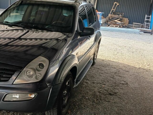 Фіолетовий Cанг Йонг Rexton, об'ємом двигуна 2.7 л та пробігом 180 тис. км за 4800 $, фото 2 на Automoto.ua
