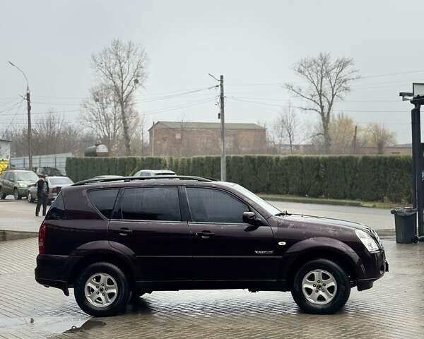 Фіолетовий Cанг Йонг Rexton, об'ємом двигуна 2.7 л та пробігом 264 тис. км за 8500 $, фото 1 на Automoto.ua