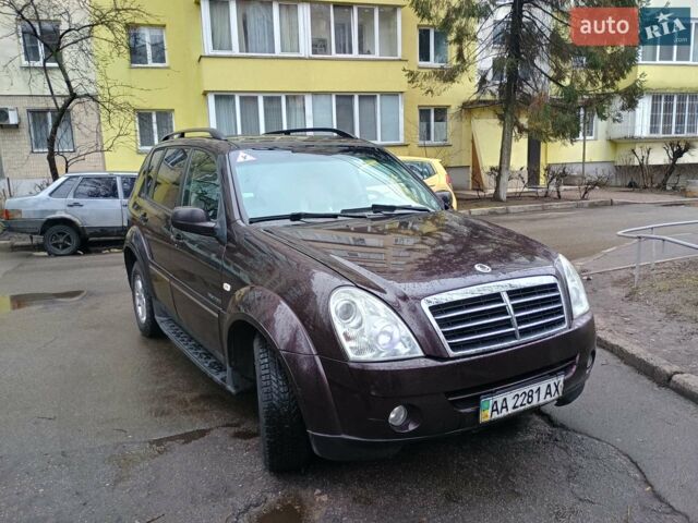 Фіолетовий Cанг Йонг Rexton, об'ємом двигуна 2.7 л та пробігом 261 тис. км за 8600 $, фото 3 на Automoto.ua