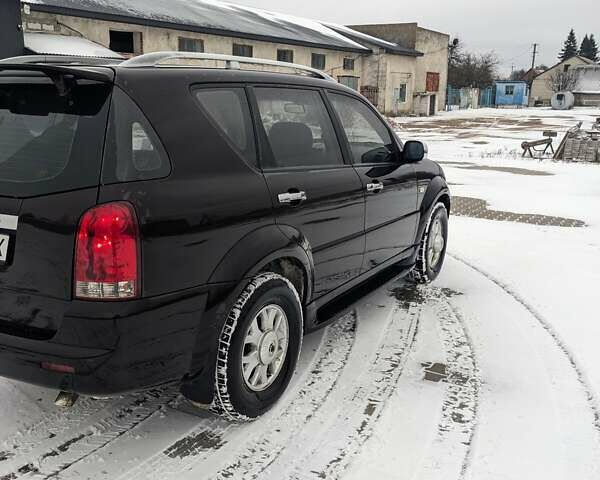 Коричневый Cанг Йонг Рекстон, объемом двигателя 2.8 л и пробегом 330 тыс. км за 4999 $, фото 3 на Automoto.ua