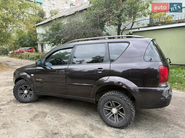Коричневий Cанг Йонг Rexton, об'ємом двигуна 2.3 л та пробігом 203 тис. км за 4500 $, фото 2 на Automoto.ua