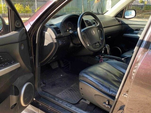 Коричневый Cанг Йонг Рекстон, объемом двигателя 2.7 л и пробегом 268 тыс. км за 3200 $, фото 2 на Automoto.ua