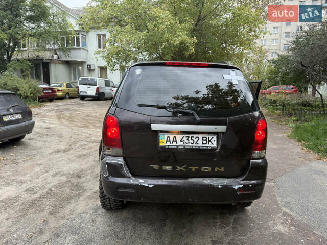 Коричневий Cанг Йонг Rexton, об'ємом двигуна 2.3 л та пробігом 203 тис. км за 4500 $, фото 4 на Automoto.ua