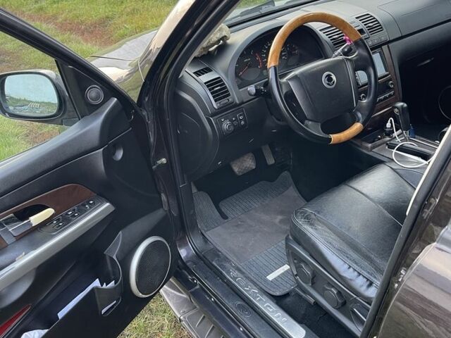 Коричневий Cанг Йонг Rexton, об'ємом двигуна 2.7 л та пробігом 323 тис. км за 3500 $, фото 7 на Automoto.ua