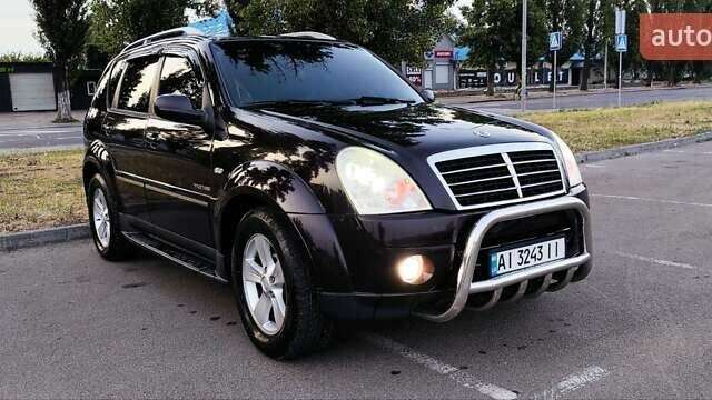 Коричневый Cанг Йонг Рекстон, объемом двигателя 2.7 л и пробегом 235 тыс. км за 9600 $, фото 1 на Automoto.ua