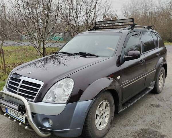 Коричневий Cанг Йонг Rexton, об'ємом двигуна 2.7 л та пробігом 263 тис. км за 7900 $, фото 3 на Automoto.ua