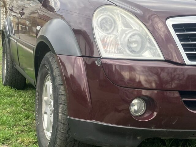 Коричневий Cанг Йонг Rexton, об'ємом двигуна 2.7 л та пробігом 155 тис. км за 6000 $, фото 9 на Automoto.ua