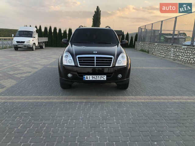 Коричневий Cанг Йонг Rexton, об'ємом двигуна 2.7 л та пробігом 367 тис. км за 8150 $, фото 5 на Automoto.ua