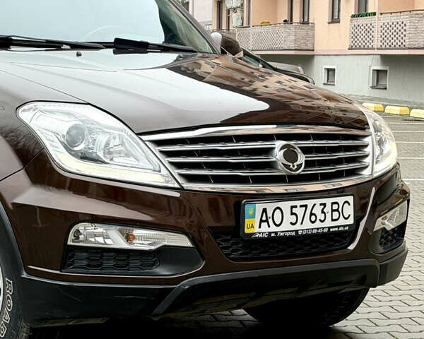 Коричневий Cанг Йонг Rexton, об'ємом двигуна 2.7 л та пробігом 147 тис. км за 10500 $, фото 10 на Automoto.ua
