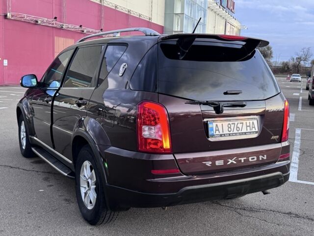 Коричневий Cанг Йонг Rexton, об'ємом двигуна 2.7 л та пробігом 239 тис. км за 12500 $, фото 5 на Automoto.ua