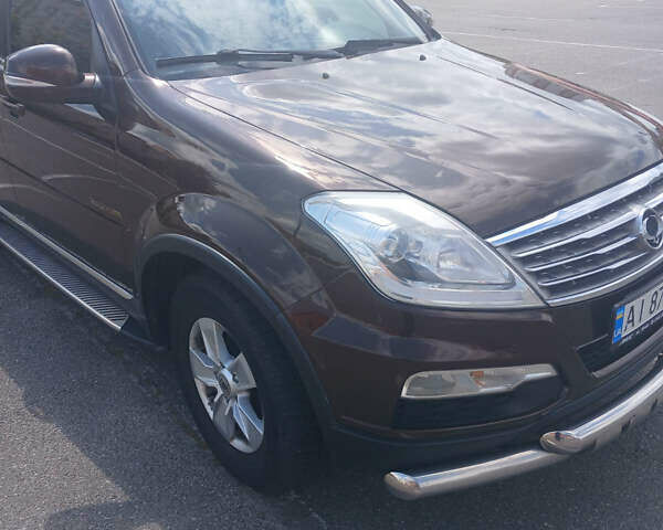 Коричневий Cанг Йонг Rexton, об'ємом двигуна 2.7 л та пробігом 239 тис. км за 15107 $, фото 1 на Automoto.ua