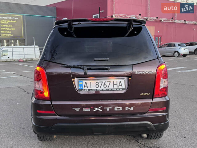 Коричневый Cанг Йонг Рекстон, объемом двигателя 2.7 л и пробегом 242 тыс. км за 12500 $, фото 8 на Automoto.ua