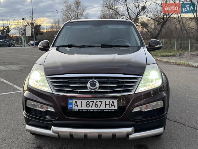 Коричневый Cанг Йонг Рекстон, объемом двигателя 2.7 л и пробегом 242 тыс. км за 11800 $, фото 5 на Automoto.ua