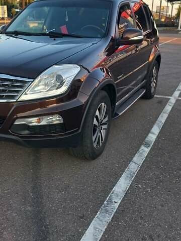 Коричневий Cанг Йонг Rexton, об'ємом двигуна 2.7 л та пробігом 166 тис. км за 12500 $, фото 3 на Automoto.ua