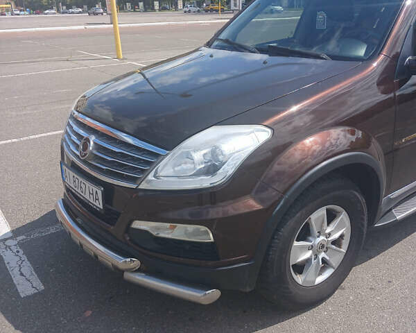 Коричневий Cанг Йонг Rexton, об'ємом двигуна 2.7 л та пробігом 239 тис. км за 15107 $, фото 4 на Automoto.ua