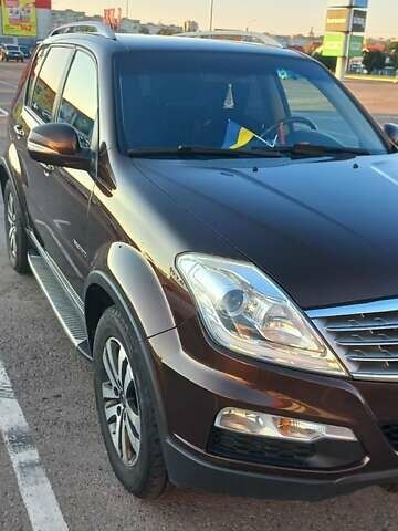 Коричневий Cанг Йонг Rexton, об'ємом двигуна 2.7 л та пробігом 166 тис. км за 12500 $, фото 2 на Automoto.ua