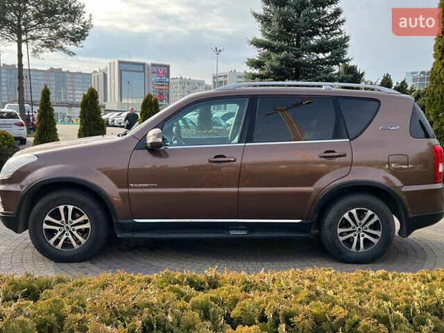 Коричневый Cанг Йонг Рекстон, объемом двигателя 2 л и пробегом 87 тыс. км за 14650 $, фото 3 на Automoto.ua