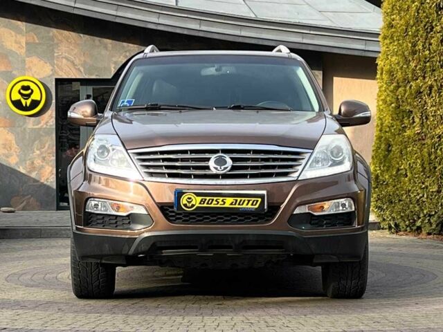 Коричневий Cанг Йонг Rexton, об'ємом двигуна 2 л та пробігом 87 тис. км за 14650 $, фото 1 на Automoto.ua