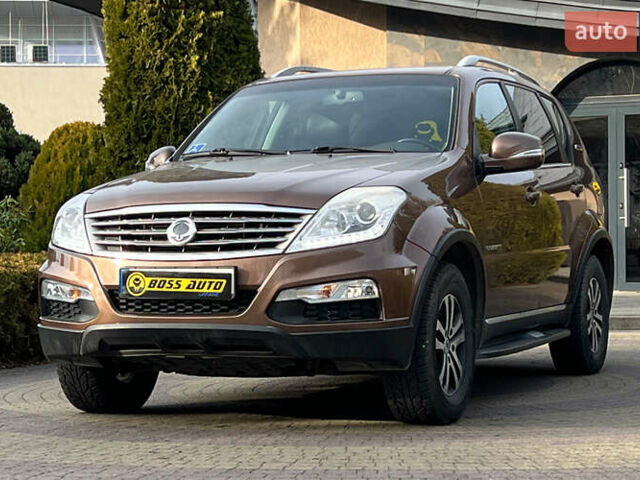 Коричневый Cанг Йонг Рекстон, объемом двигателя 2 л и пробегом 87 тыс. км за 14650 $, фото 2 на Automoto.ua