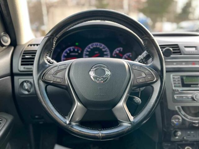 Коричневий Cанг Йонг Rexton, об'ємом двигуна 2 л та пробігом 87 тис. км за 14650 $, фото 10 на Automoto.ua